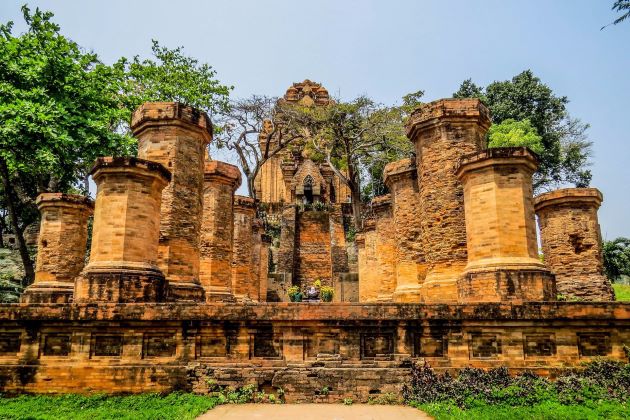 ponagar temple in nha trang city