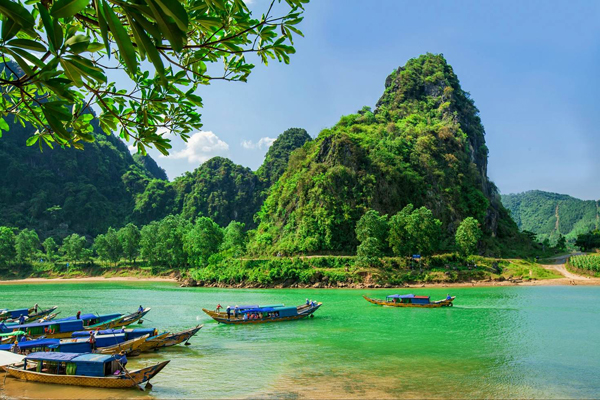 Boats on the river at Phong Nha National Park