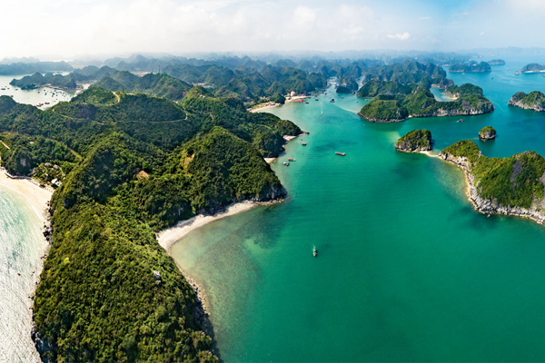 Panoramic view of Lan Ha Bay