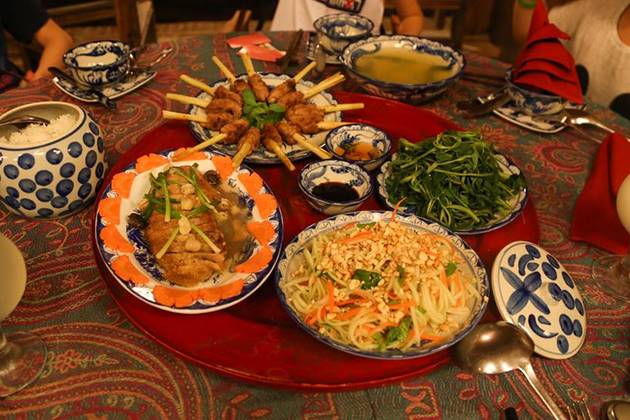 enjoy the meal of local specialties at moon garden homestay