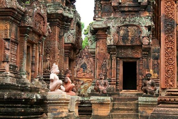 the temple of Banteay Srei
