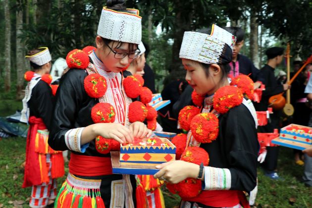 traditional dress of dao ethnic group