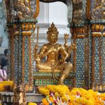 Buddha worshiping in Bangkok 12-day thailand cambodia tour