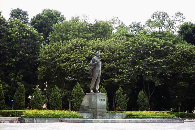 Lenin statue in Lenin Park, Hanoi