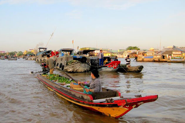 floating market in Mekong Delta