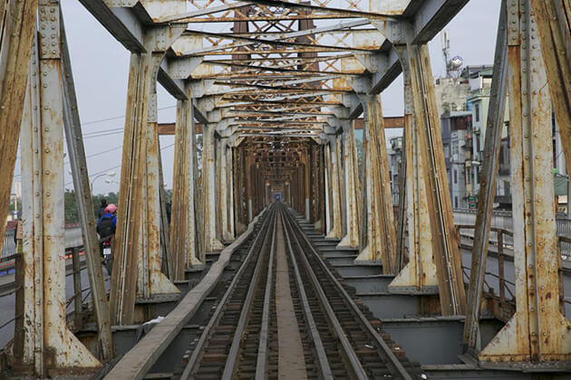 long bien bridge in hanoi