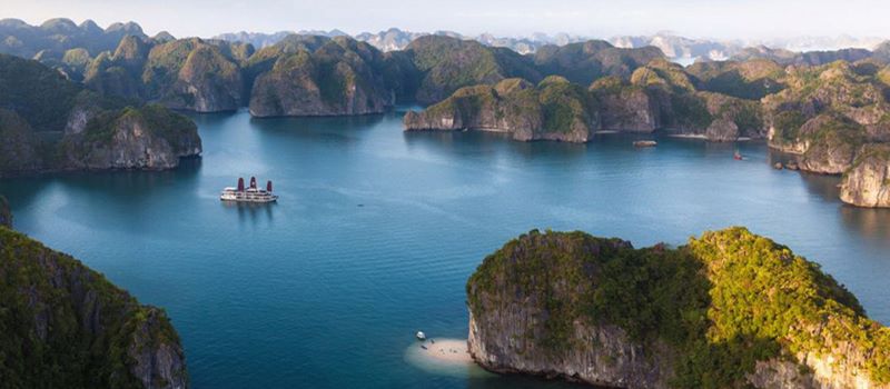 visit halong bay in vietnam and cambodia tour