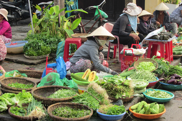 Visit the market to get an insight into Vietnamese ingredients
