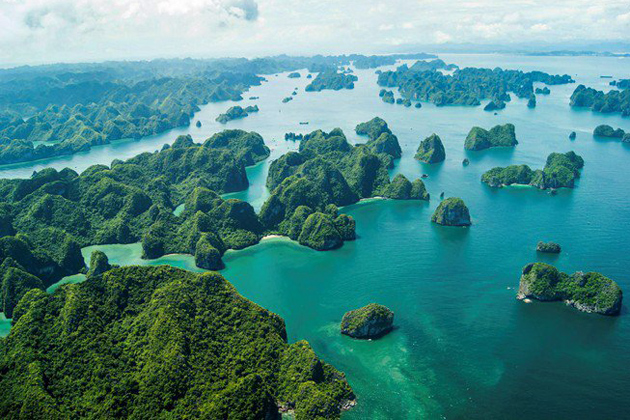 Panoramic view of Halong Bay from seaplane