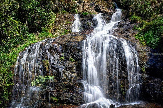 Bac Waterfall Sapa - beautiful waterfalls in vietnam