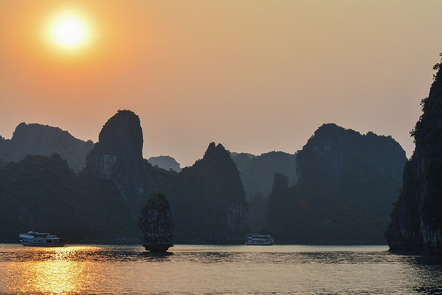 Bai Tu Long Bay - Vietnam luxury tours