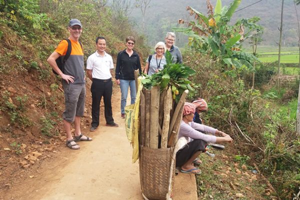 Visit local community in Pu Luong