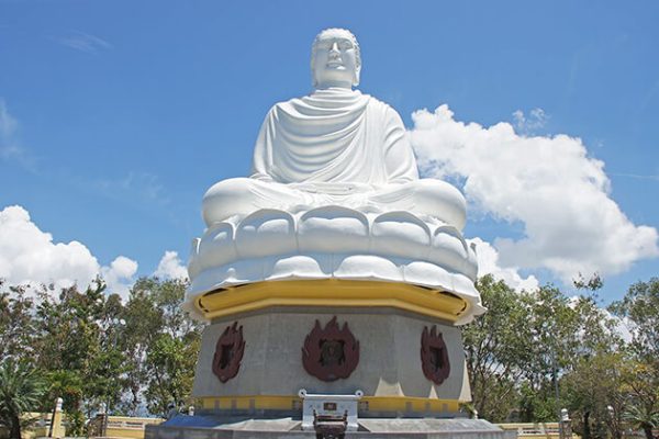 long son pagoda nha trang family holiday