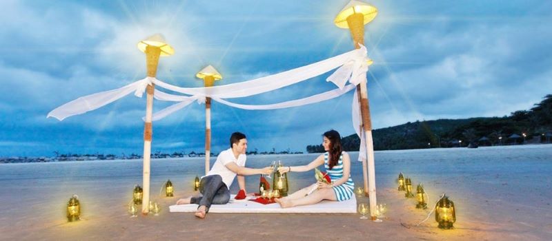 romantic dinner on the beach