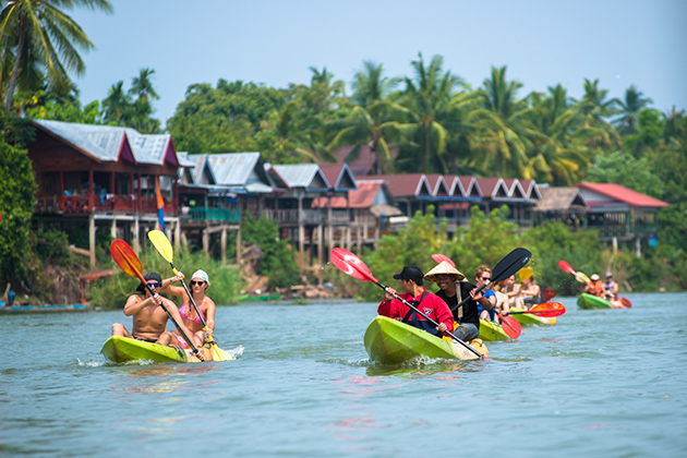 Kayak in Si Phan Don