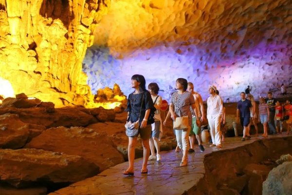 Sung Sot Cave - Vietnam family tours