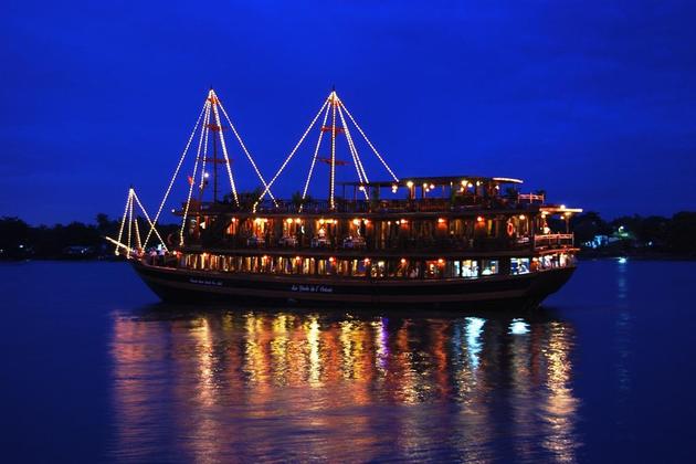 Cruise in Sai Gon River