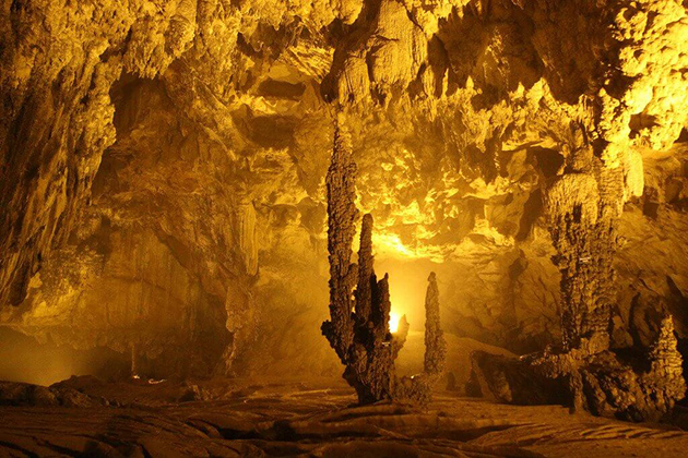Nguom Ngao Cave