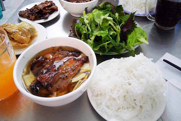 bun cha hanoi vietnamese food day trips from Hanoi