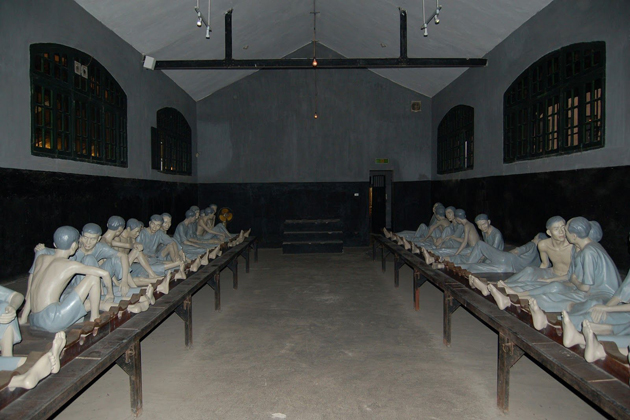 hoa lo prison museum hanoi