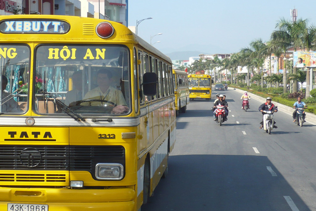 bus from danang to hoi an