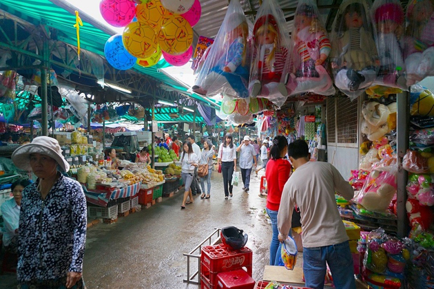 dong ba market in hue