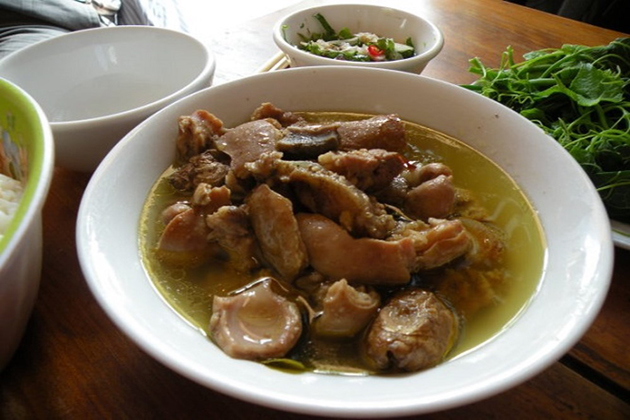 https://www.vietvisiontravel.com/wp-content/uploads/2018/08/thang-co-horse-meat-vietnam-food.jpg