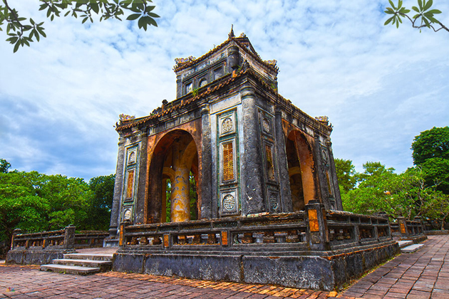 tomb of king tu duc in hue