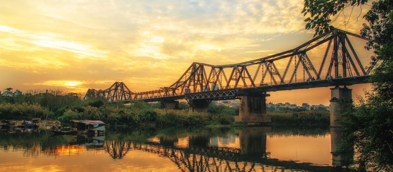 long bien bridge in hanoi banner