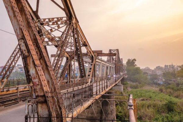 old long bien bridge