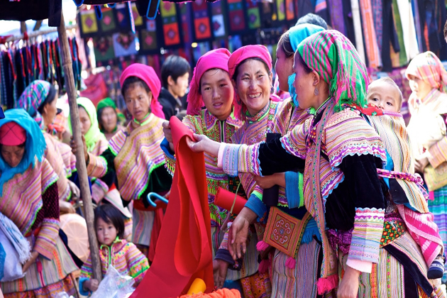 sapa local market sapa tours