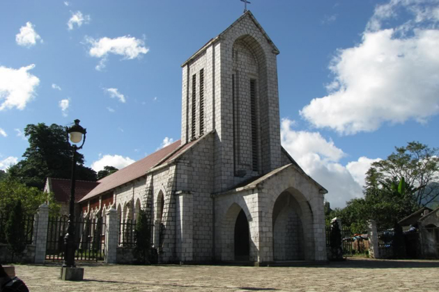 stone church sapa tours