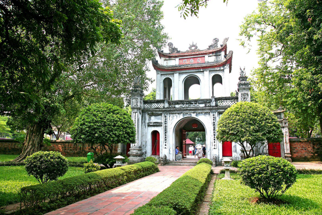 temple of literature hanoi tourism