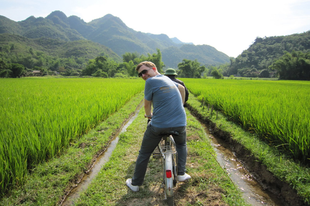 Choose the Most Convenient Way to Travel mai chau tours