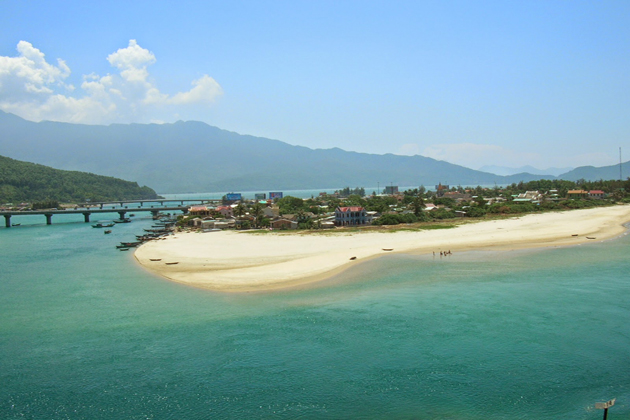 nhat le beach quang binh tours