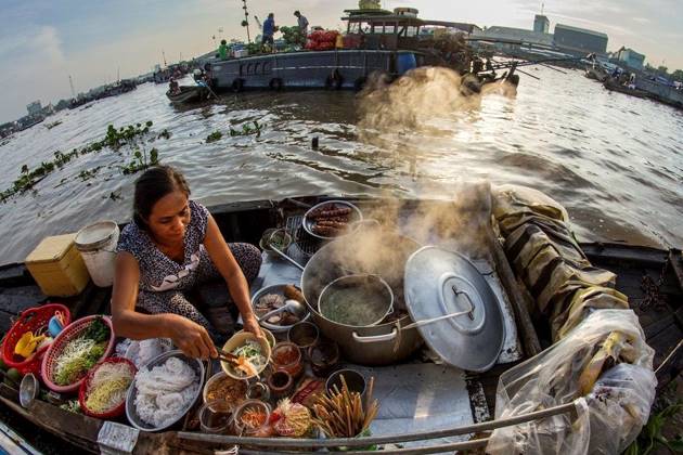 food stall in Cai Rang floating market