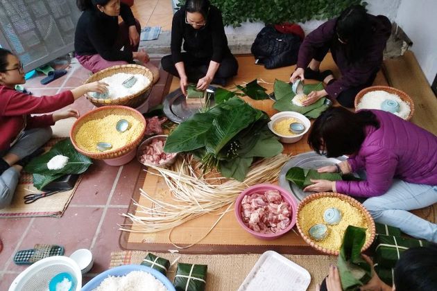 make chung cake on tet holiday