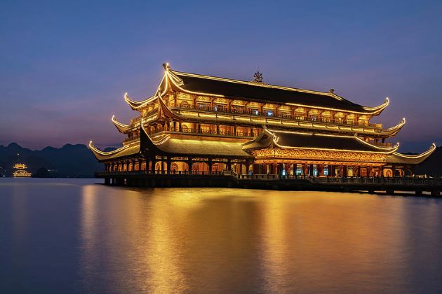 tam chuc pagoda ha nam at night