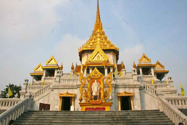 Wat Traimit in bangkok