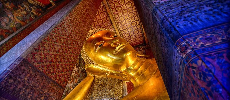 golden statue in thailand
