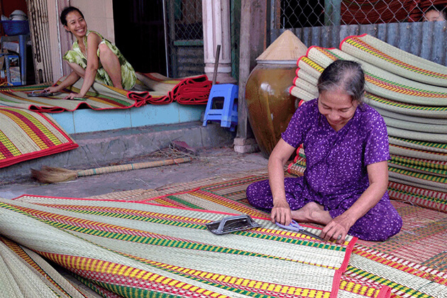 mat weaving village