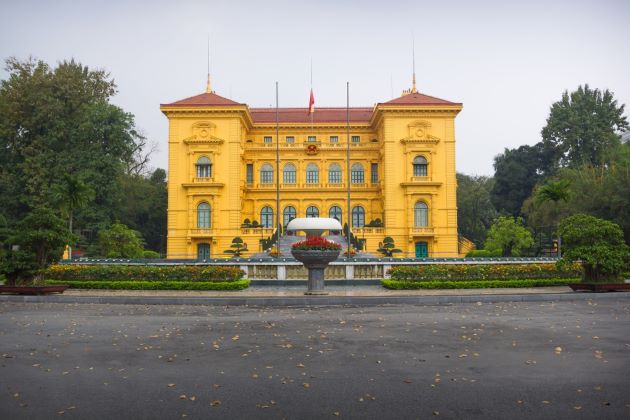 the presidental palace in hanoi