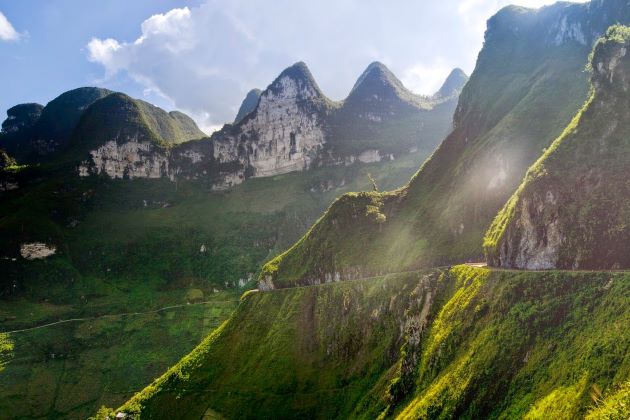 vietnam adventure travel will bring the stunning landscape of ha giang to visitor
