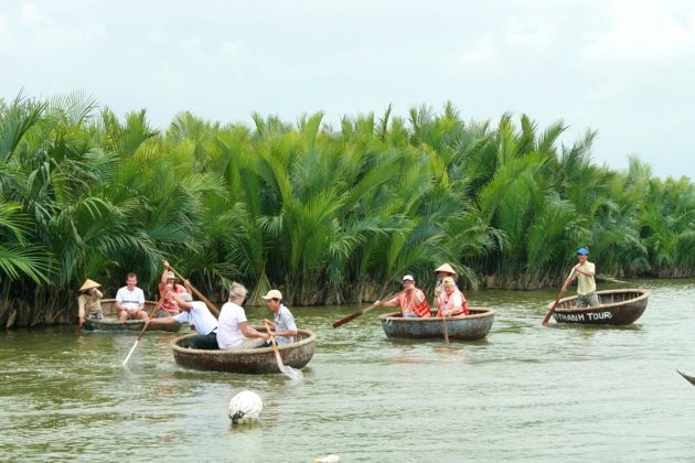hoi an eco tour with basket boat
