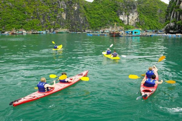 kayaking in halong bay - Vietnam vacation packages