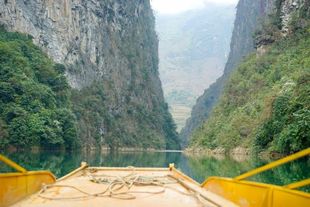 adventure in nho que river in ha giang