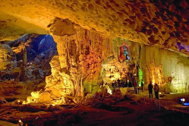 cave of surprises in halong bay