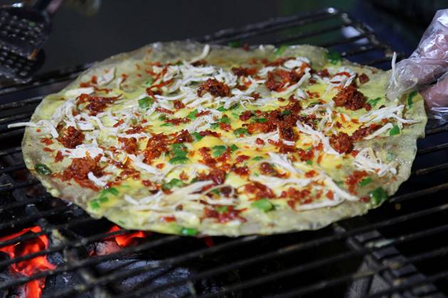 grilled rice paper vietnamese pizza