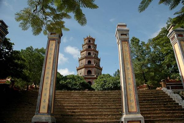 thien mu pagoda in hue vietnam tour in 22 days