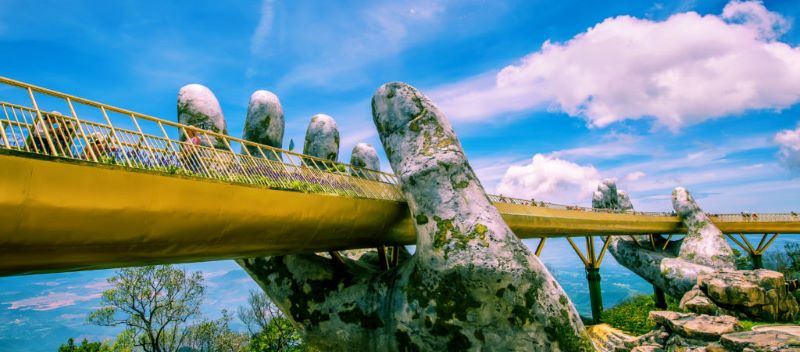 golden bridge the symbol of danang